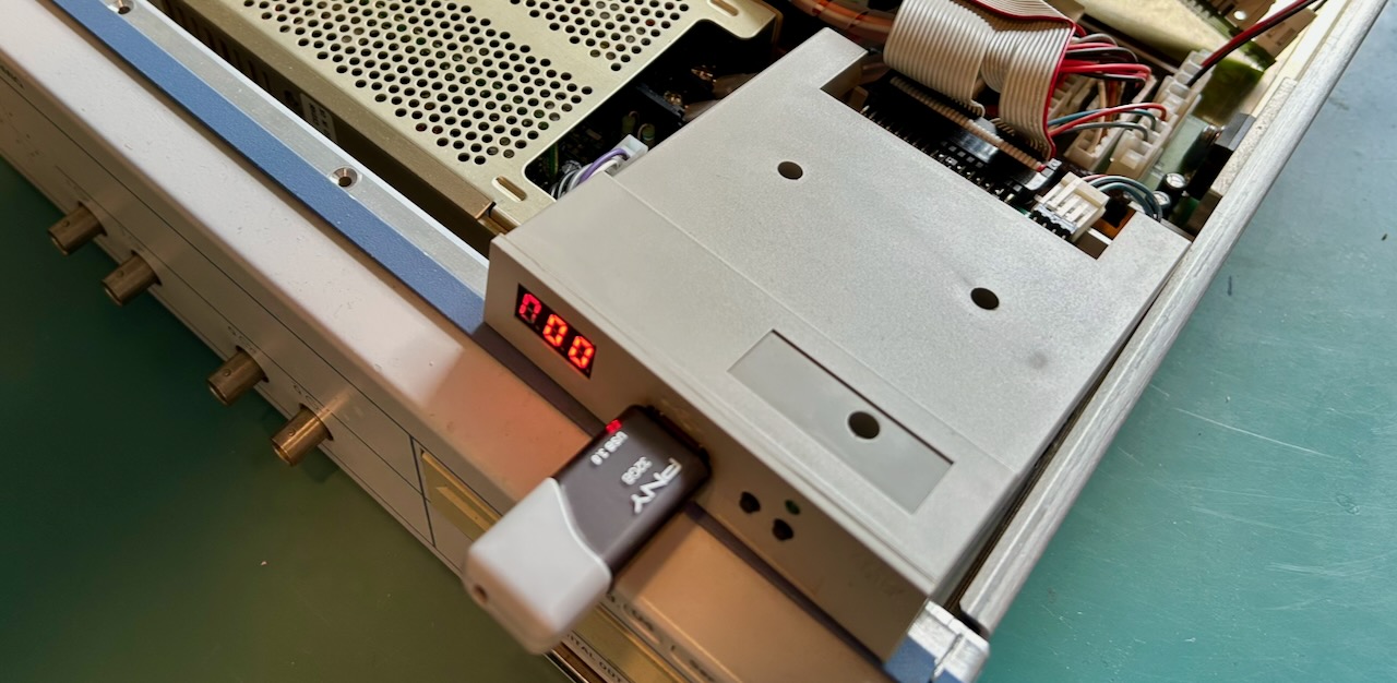 Floppy emulator on open chassis