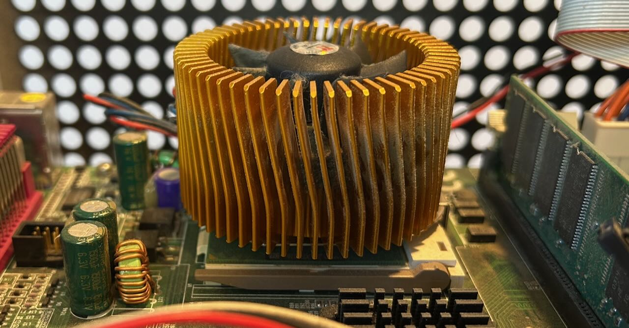 Thermaltake Golden Orb Mini CPU coolor