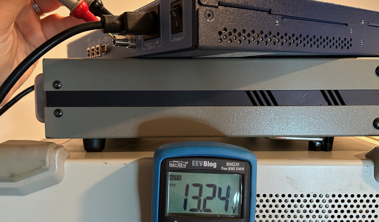 Voltage present on S200 antenna connector