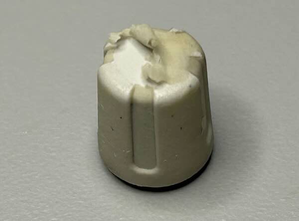 Peeling dirty knob