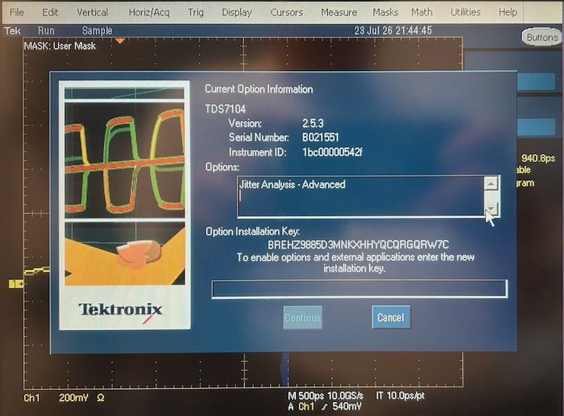 TDS7104 with advanced jitter analysis license