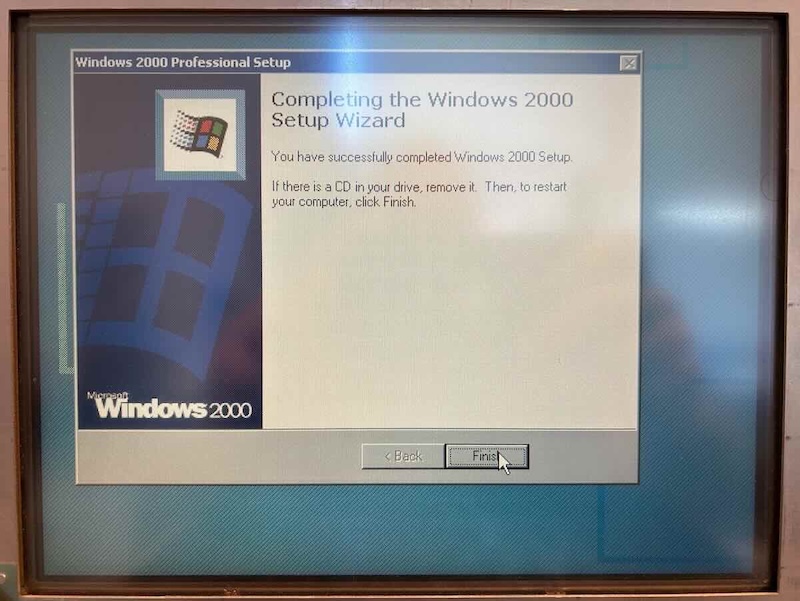 Windows 2000 Professional installation complete